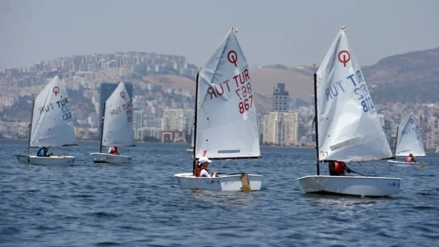 İzmir'de 100. yılda yelkenler Cumhuriyet'e açılacak haberinin görseli