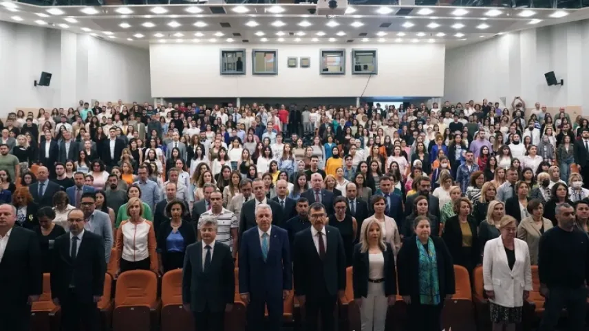 TÜBİTAK Başkanı Mandal, EÜ’de öğrencilerle bir araya geldi haberinin görseli