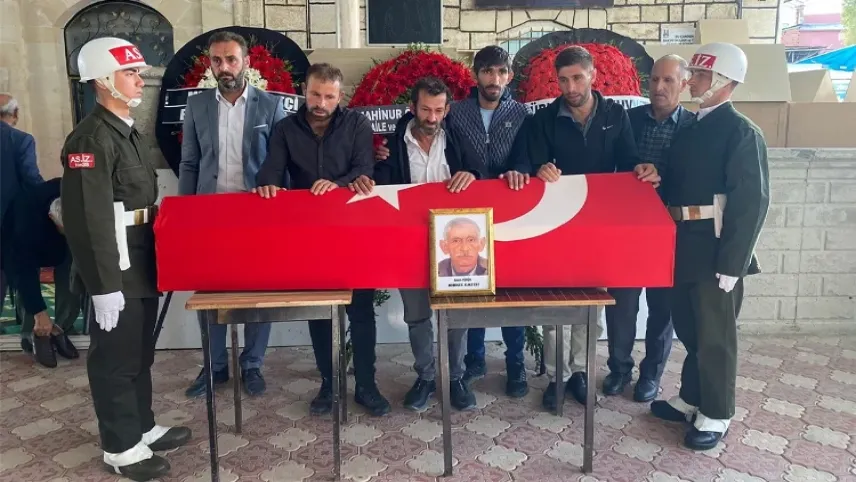 Kıbrıs gazisi Erzurum’da son yolculuğuna uğurlandı haberinin görseli