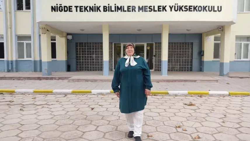 Ortaokul ve liseyi açıktan bitirdi, şimdiki hedefi lisans diploması haberinin görseli