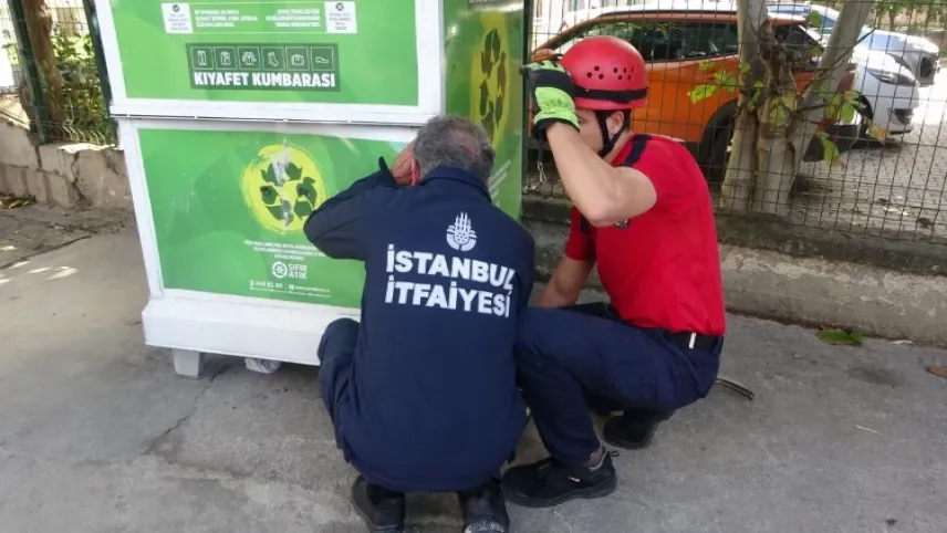 Giysi kumbarasına sıkıştı: İtfaiye ekipleri kurtardı haberinin görseli