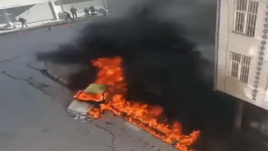 Van'da bir otomobilde yangın çıktı haberinin görseli