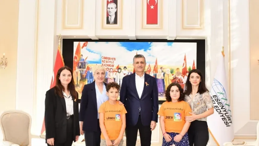 Lösemili çocuklar Başkan Bozkurt’u ziyaret etti haberinin görseli