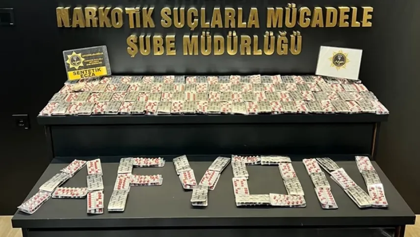 Kargoyla gönderilen kolide 9 bin 758 uyuşturucu hap ele geçirildi haberinin görseli