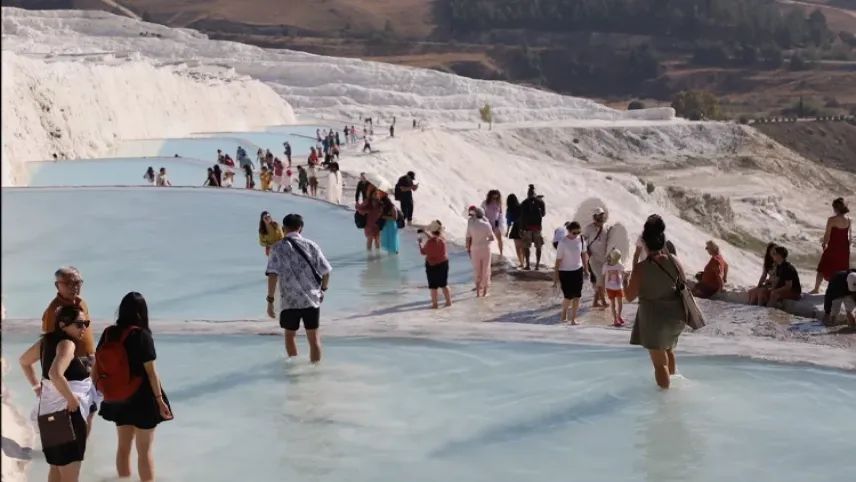 Pamukkale'deki oteller ara tatil öncesi büyük ölçüde doldu haberinin görseli