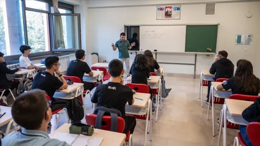 Ücretli öğretmenlerin ek ders ücretlerinde yüzde 25 artış haberinin görseli