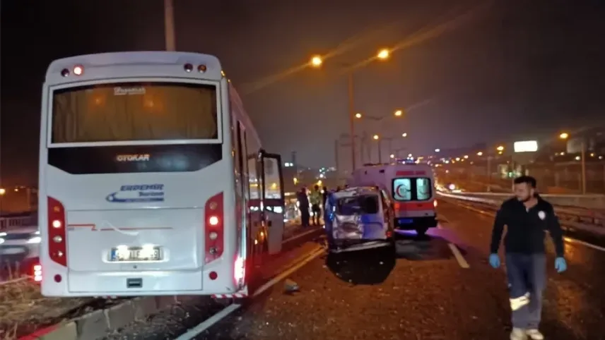 Manisa'da kaza: 10 kişi yaralandı haberinin görseli