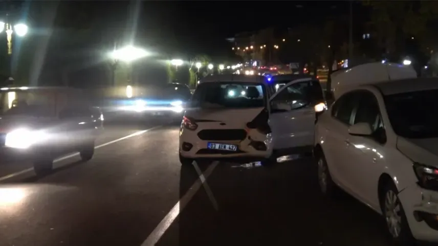 Kütahya'da zincirleme kaza: 1 yaralı haberinin görseli