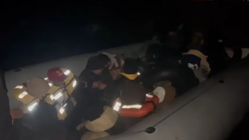 Ayvalık'ta 23 düzensiz göçmen yakalandı haberinin görseli