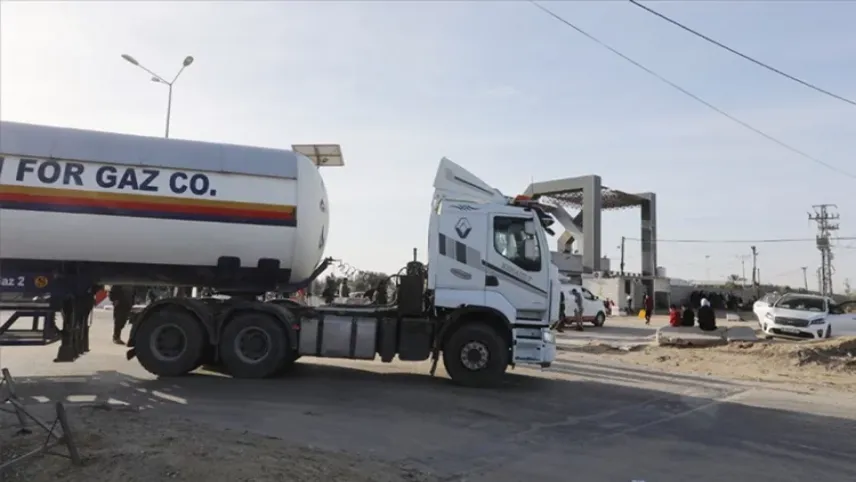 Mısır'dan Gazze Şeridi'ne yakıt girişinin başladı haberinin görseli