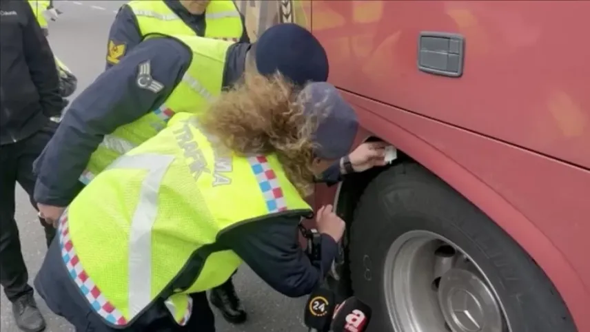 İstanbul'da ticari araçlara yönelik kış lastiği denetimi yapıldı haberinin görseli