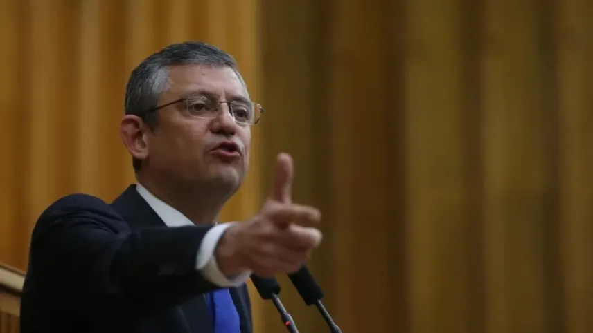 CHP lideri Özgür Özel: Belediyeleri sadece CHP’lilerin oylarıyla kazanmadık haberinin görseli