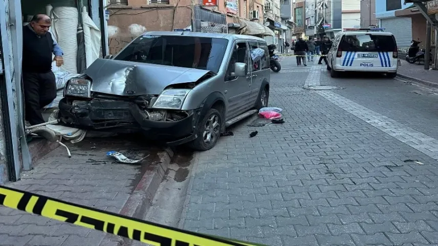 Adana'da aracıyla seyir halindeyken hayatından oldu haberinin görseli