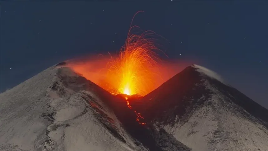 Etna Yanardağı'nda volkanik hareketlilik! haberinin görseli