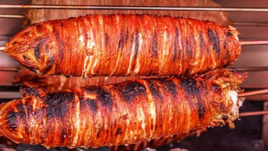 Kokoreç neyden yapılır? Kokoreç yemek helal mi? haberinin görseli