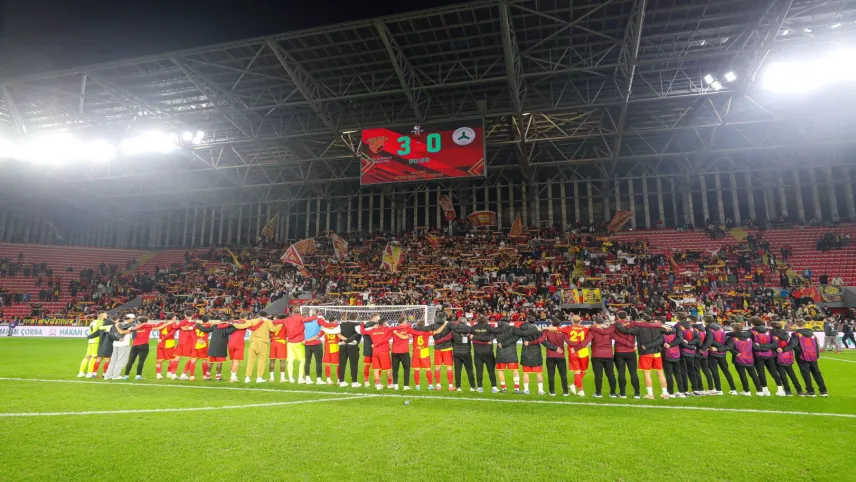 Göztepe üçledi Trabzon gümledi haberinin görseli