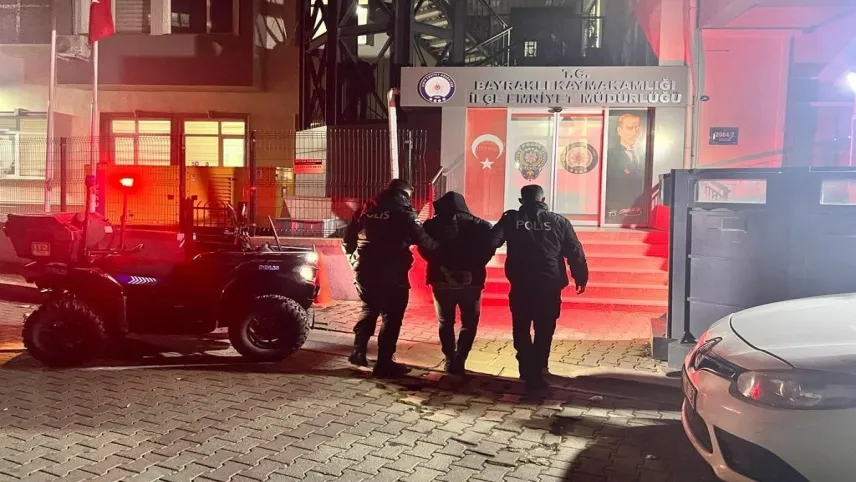 İzmir'de ATV'li polisler, hırsızlık zanlısını yakaladı haberinin görseli