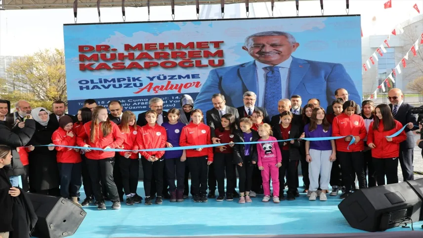  Afyonkarahisar'da "Olimpik Yüzme Havuzu" açıldı haberinin görseli