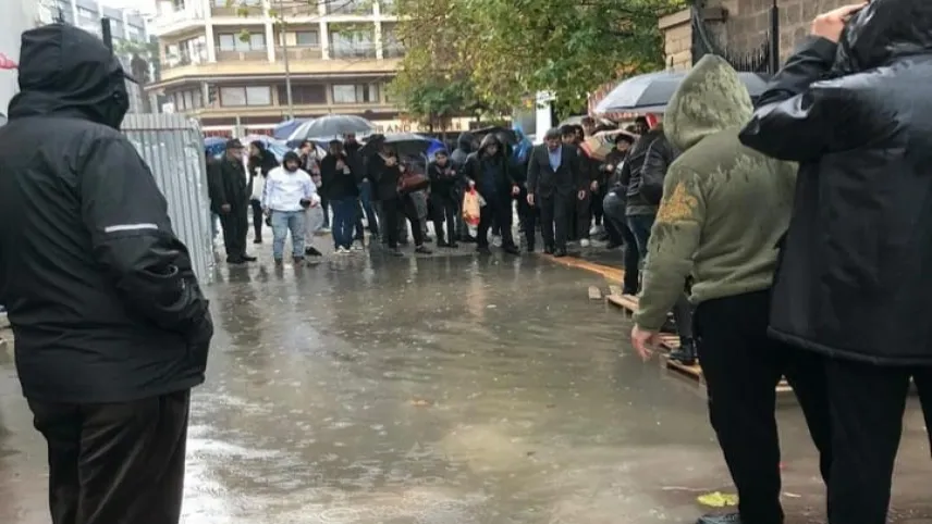 İzmir'de sağanak yağış hayatı olumsuz etkiledi haberinin görseli
