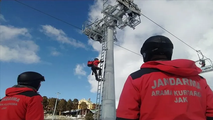JAK timleri, güvenli kayak tatili için hazır haberinin görseli