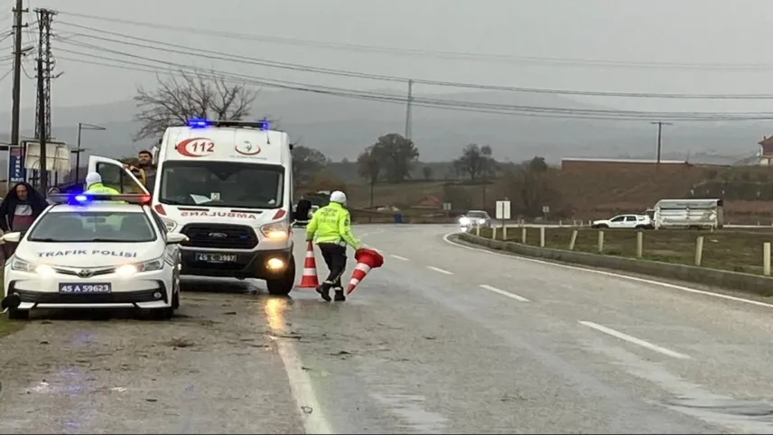 Manisa Sarıgöl’de trafik kazası! haberinin görseli