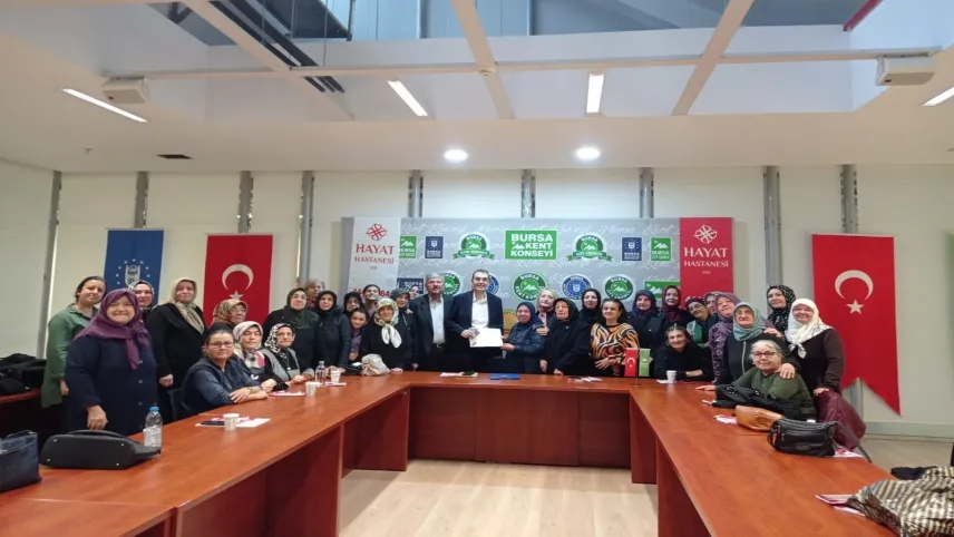 Bursa'da kadınlara göz sağlığı konusunda bilgilendirme yapıldı haberinin görseli