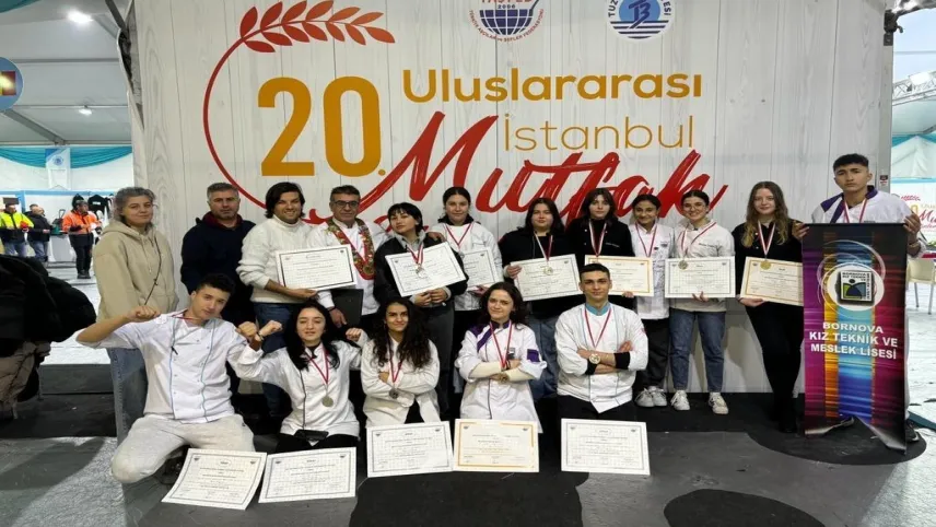 İzmirli öğrenciler 'İstanbul Mutfak Günleri'ne damga vurdu haberinin görseli