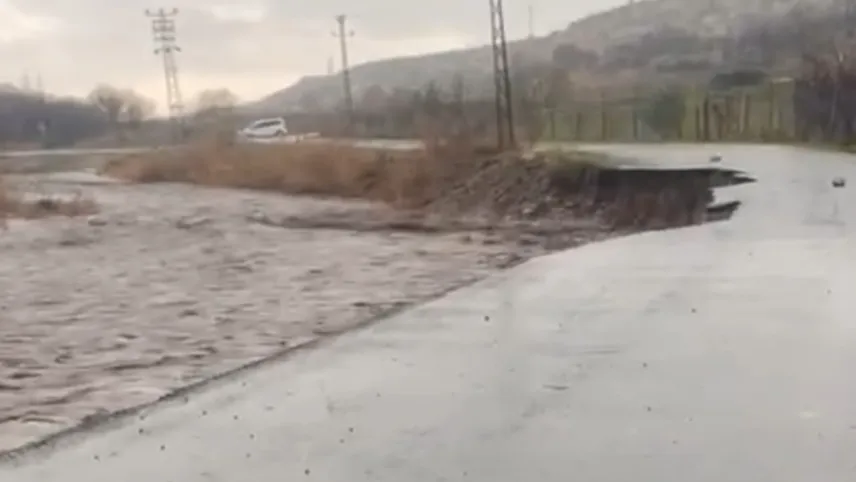 Şırnak'ta etkili olan yağışlar dereleri taşırdı haberinin görseli