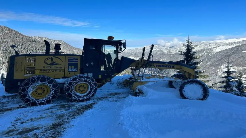 Rize'de kar esareti: 64 köy yolu ulaşıma kapandı haberinin görseli