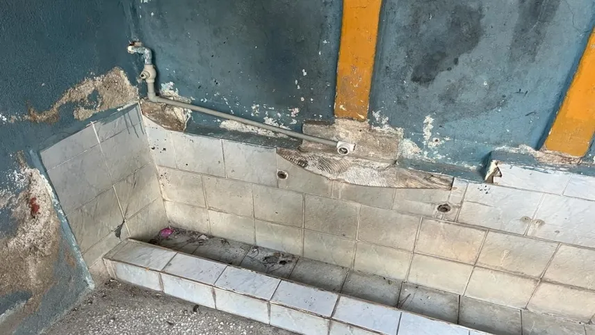 Ortaokul bahçesindeki çeşmeler kırıldı, öğrenciler susuz kaldı haberinin görseli