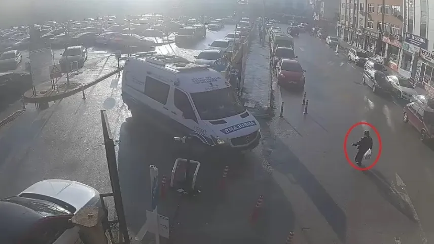 Kocaeli’de trafik kazası: Ambulans yaşlı kadına çarptı haberinin görseli
