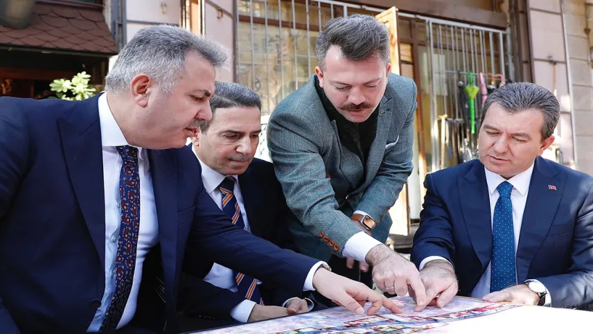 Başkan Koştu, Vali Elban ile birlikte sahaya indi haberinin görseli