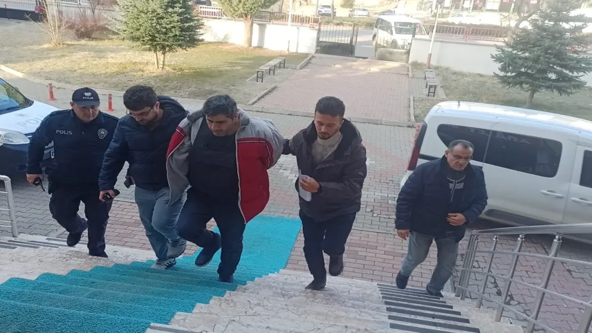 Konya'da eski eşini ve kızını öldüren sanık hakkında yeni gelişme haberinin görseli
