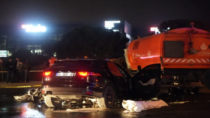 İstanbul'da feci trafik kazası: 2 ölü, 2 yaralı haberinin görseli