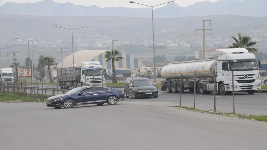 Şırnak'ta kazalara davetiye çıkaran yol için çağrı haberinin görseli