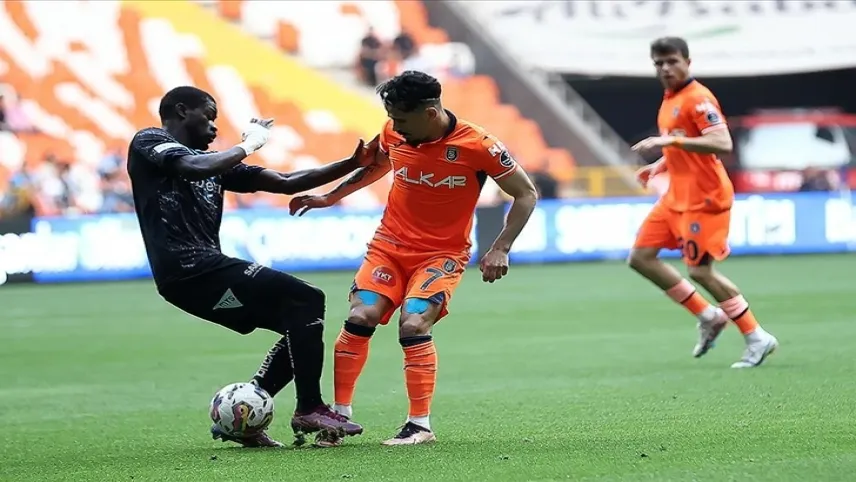 Başakşehir, Adana Demirspor'u konuk edecek haberinin görseli