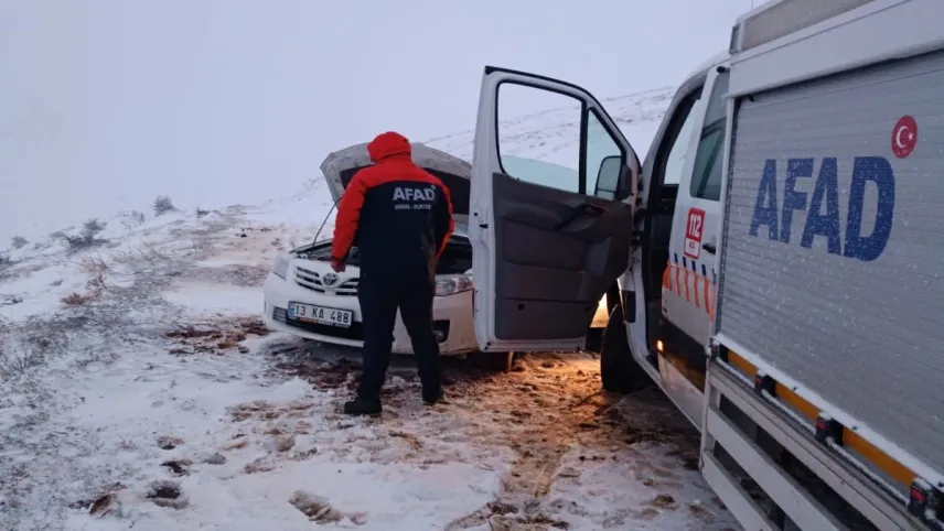 Bitlis’te mahsur kalan öğrenciyi AFAD ekipleri kurtardı haberinin görseli