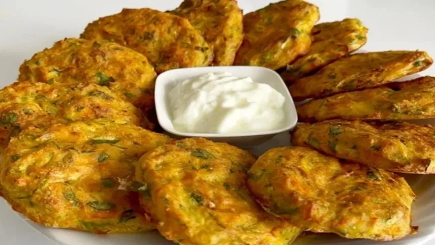 En kolay kabak mücveri nasıl yapılır? Kabak mücver tarifi haberinin görseli