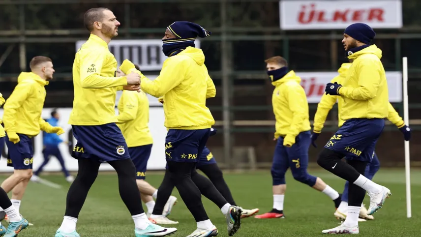 Fenerbahçe'de Gaziantep FK maçı hazırlıkları tamamlandı haberinin görseli