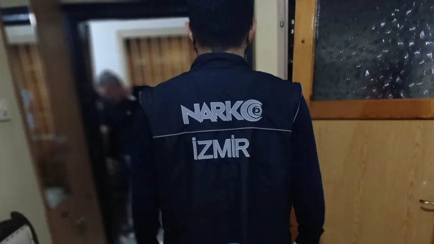 İzmir haber: Aylarca takip edilen 107 kişiye gözaltı haberinin görseli