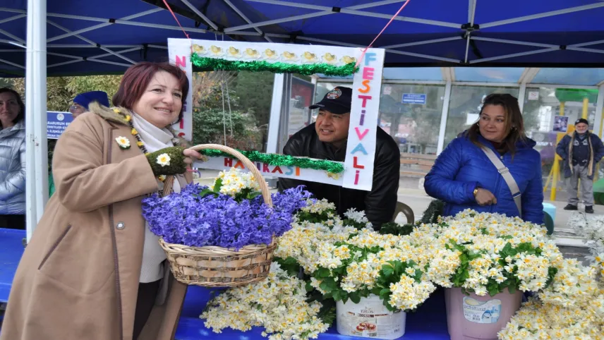 Karaburun'da nergis kokulu festivale geri sayım haberinin görseli