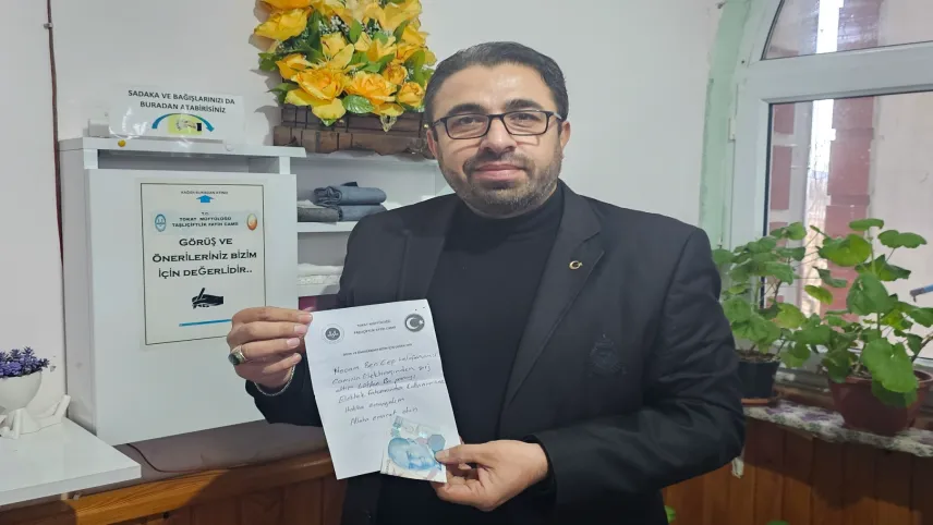 Tokat'ta dilek kutusunu açan imam hayrete düştü haberinin görseli