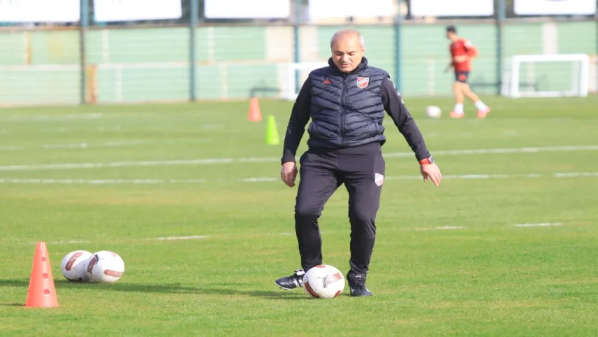 Erkan Sözeri: Mücadeleci bir takım izleteceğiz haberinin görseli