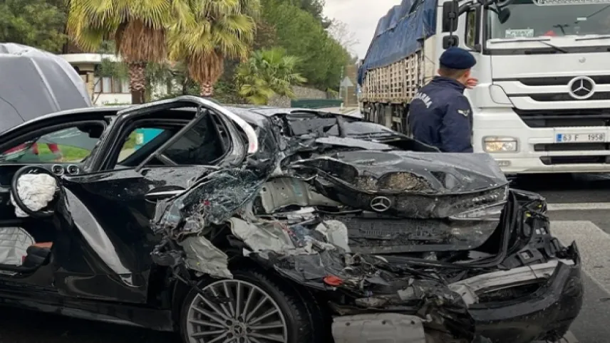 Antalya trafiği birbirine girdi: Yağışlı havada freni tutmadı haberinin görseli
