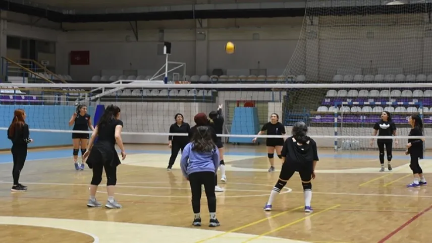 Afyonkarahisar'da kadınlar sporla hareketli bir yaşam sürüyor haberinin görseli