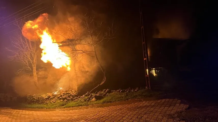 Alanya'da iki katlı evde yangın haberinin görseli