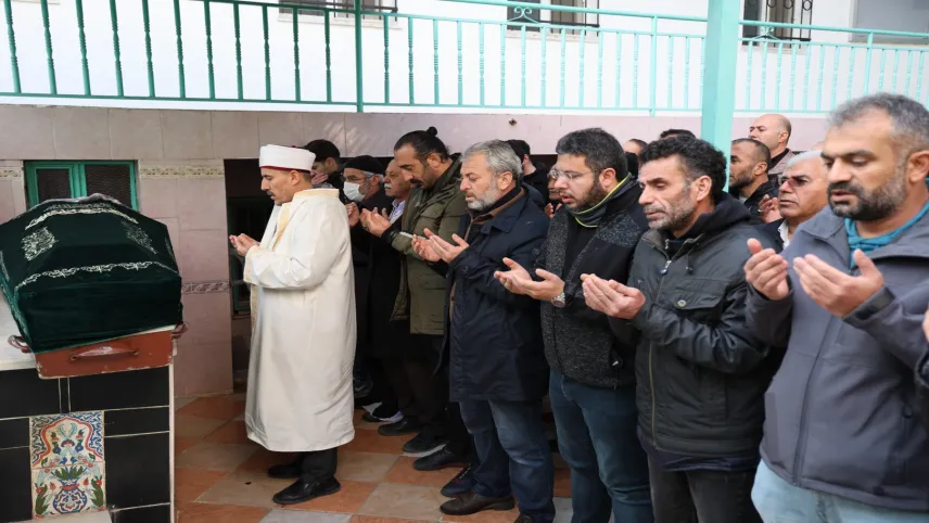 İzmir haber: 12 yaşındaki Behiye son yolculuğuna uğurlandı haberinin görseli