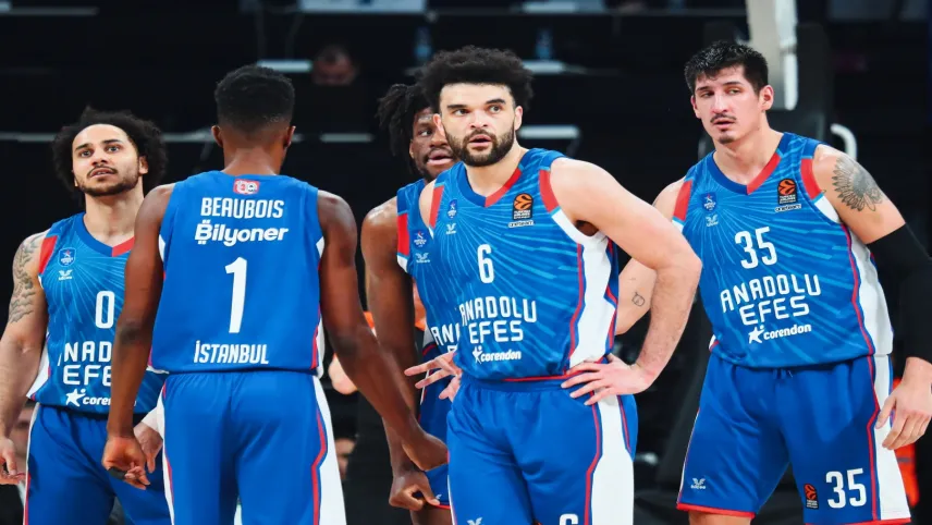 Pınar Karşıyaka evinde Anadolu Efes'i konuk ediyor haberinin görseli