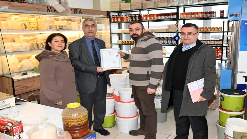 Karabağlar Belediyesi’nden esnafa kolaylık haberinin görseli