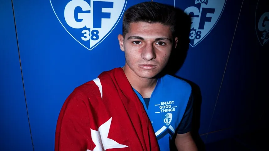 Altaylı Efe Sarıkaya imzayı attı haberinin görseli